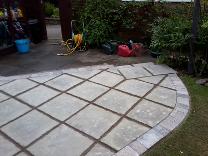 patio slabs with pointed joints